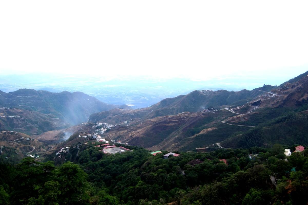 15 Scenic Tourist Places & Hill Stations near Dehradun within 100 kms to Visit